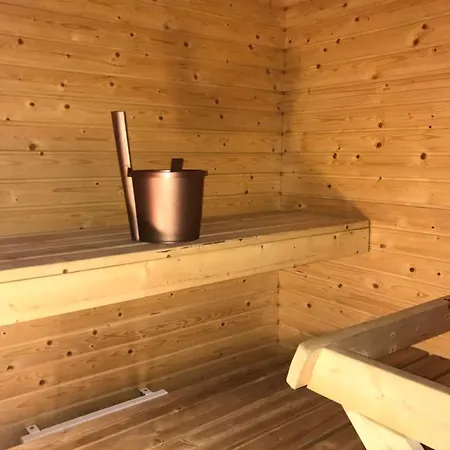 Suutalan Mansikkatalo Homestay Ylipaa