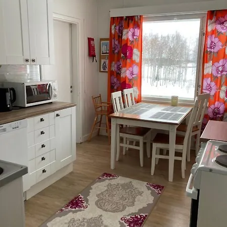 Suutalan Mansikkatalo Kotimajoitukset *