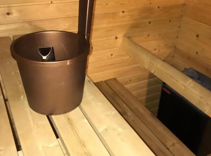 Suutalan Mansikkatalo ホームステイ Ylipaa